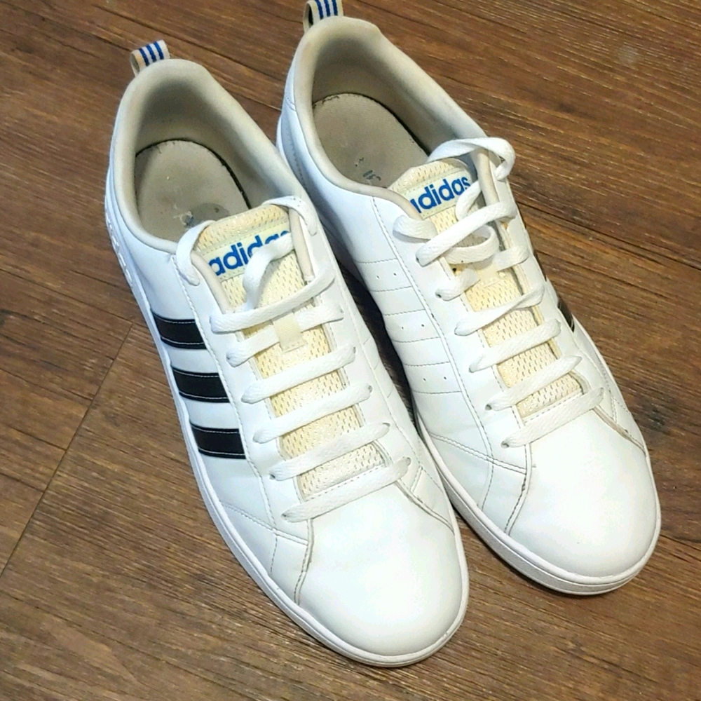 Adidas sneaker white